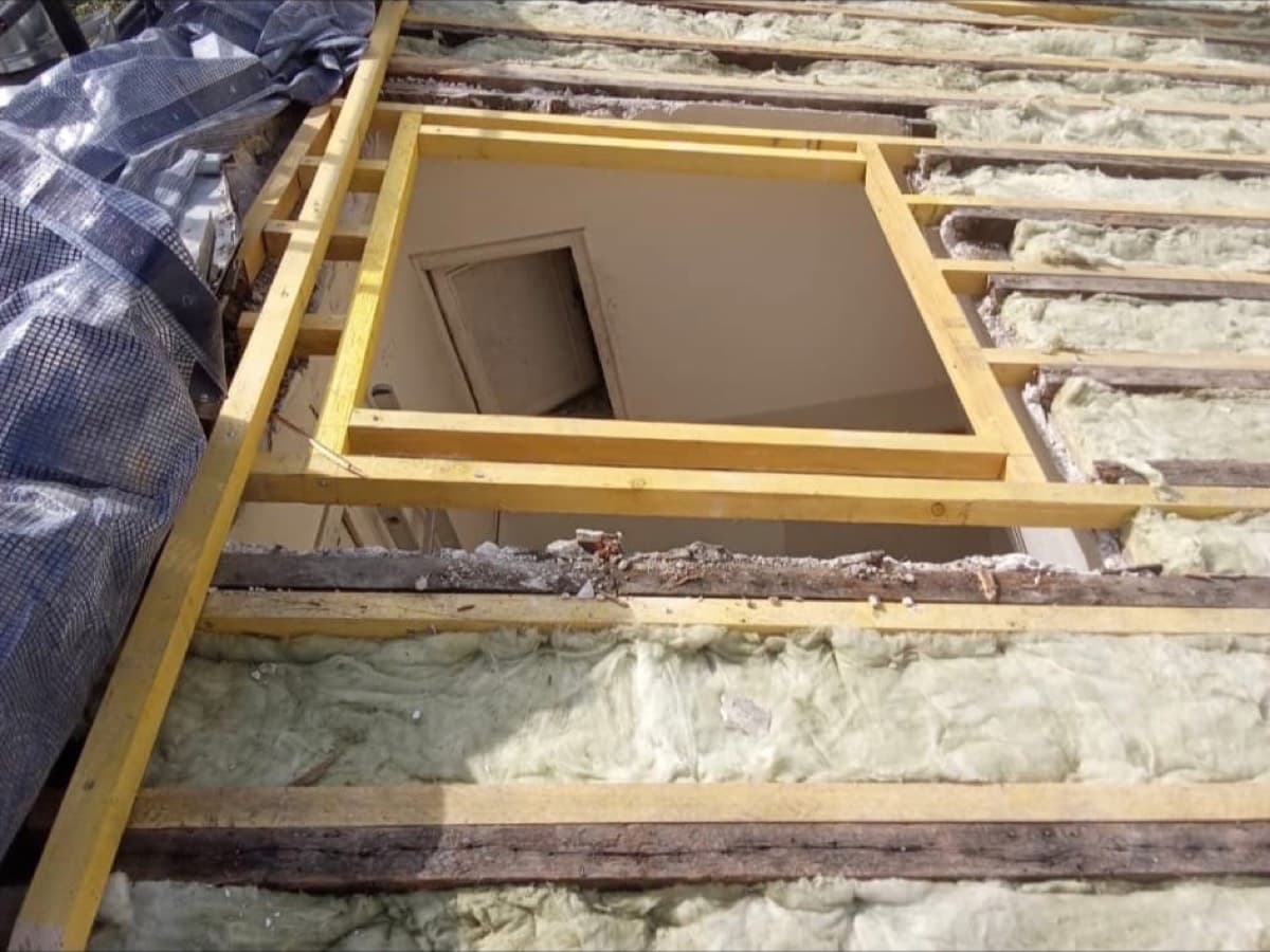 Ouverture pour Velux créée dans la charpente, étape avant pose